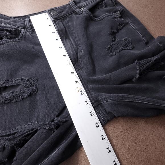 American Eagle Mom Jeans Women's 6 Black Distressed Destroyed Comfort Denim - Picture 5 of 12